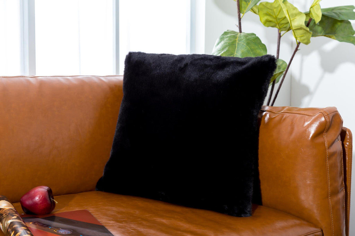 Kamilo Pillow